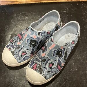 Native Camouflage Patterned Slip-Ons
